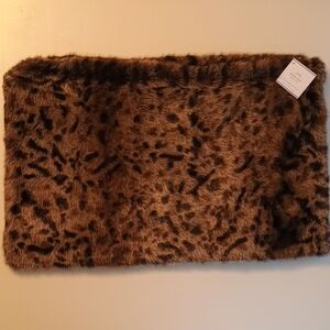 NWT Pottery Barn Faux Tiger Fur Pillow Cover-16x26inch-Rectangle Shape